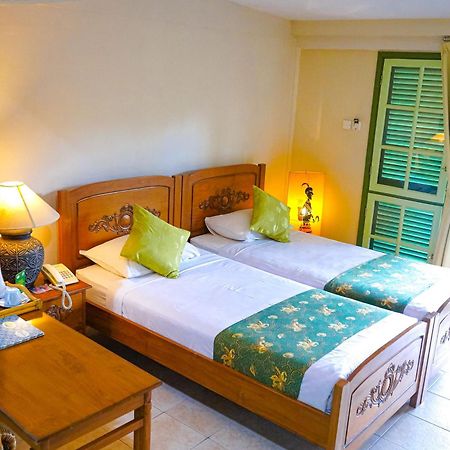 Hotel Deli River&Restaurant Omlandia Medan Esterno foto