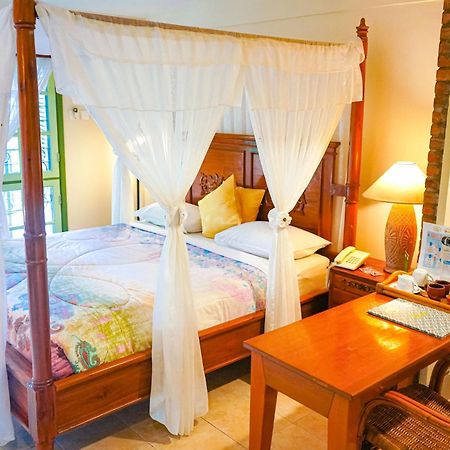 Hotel Deli River&Restaurant Omlandia Medan Esterno foto