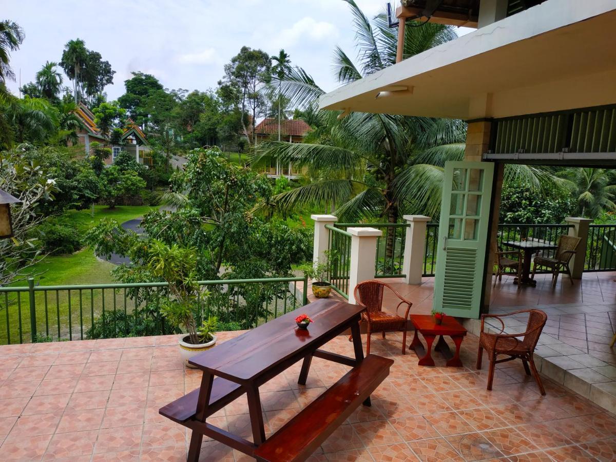 Hotel Deli River&Restaurant Omlandia Medan Esterno foto